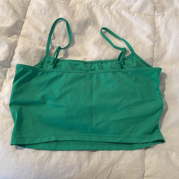 H&M Green Ruffled Crop Top - Picture 2 of 3